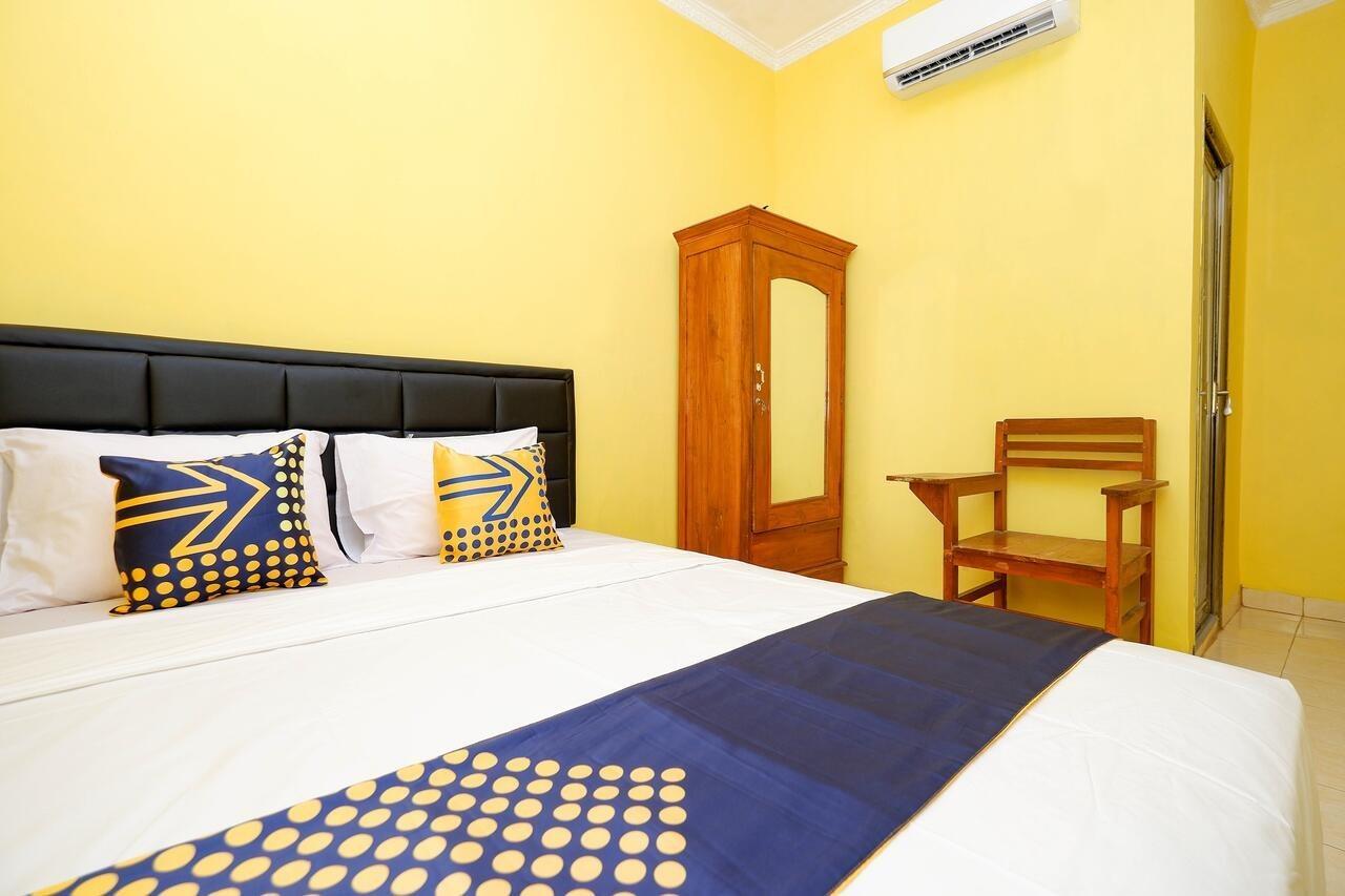 Hotel Spot On 2821 Griya Kawula Syariah Solo Exterior foto